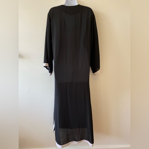 Set of two Oscar de la Renta long nightgowns black and white small - Picture 7 of 15